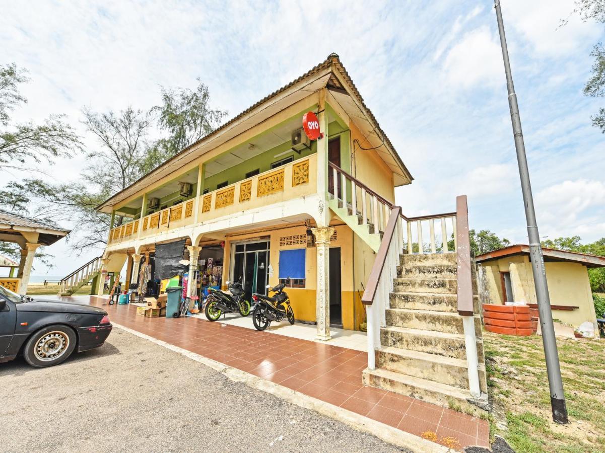 Oyo 90315 Chalet Pantai Rantau Panjang Kuala Rompin Exterior photo